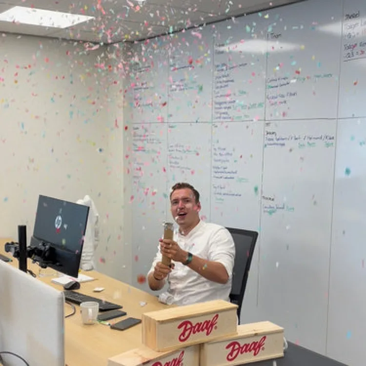 Thoms confetti moment